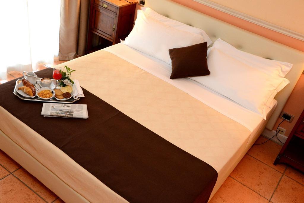 Hotel Ponte Di Rialto Crema Chambre photo