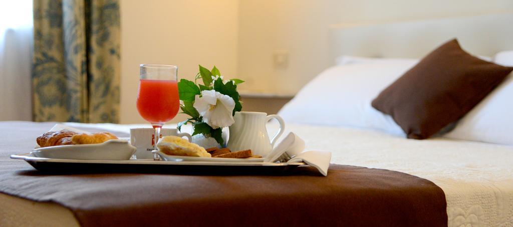 Hotel Ponte Di Rialto Crema Extérieur photo