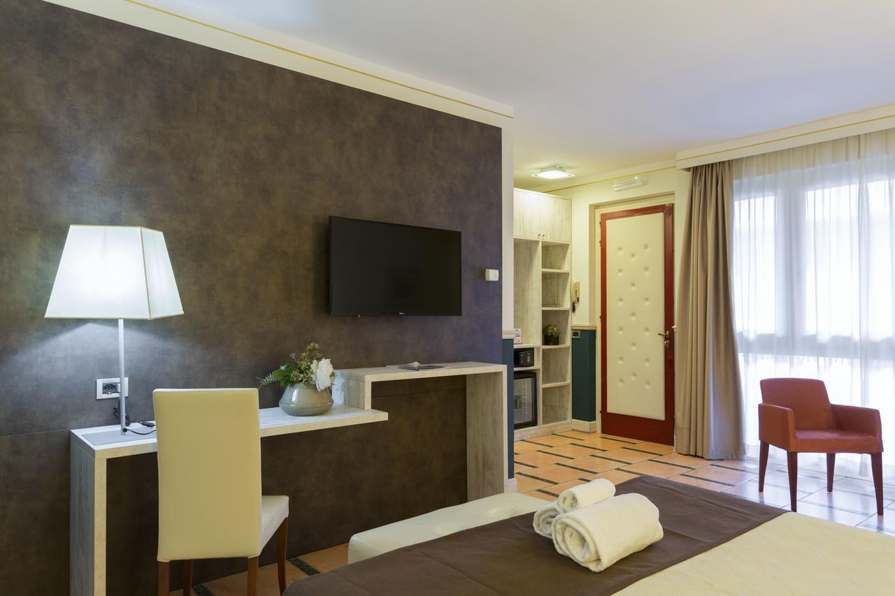Hotel Ponte Di Rialto Crema Extérieur photo
