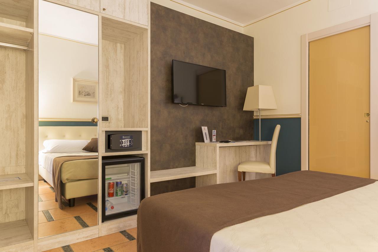Hotel Ponte Di Rialto Crema Extérieur photo