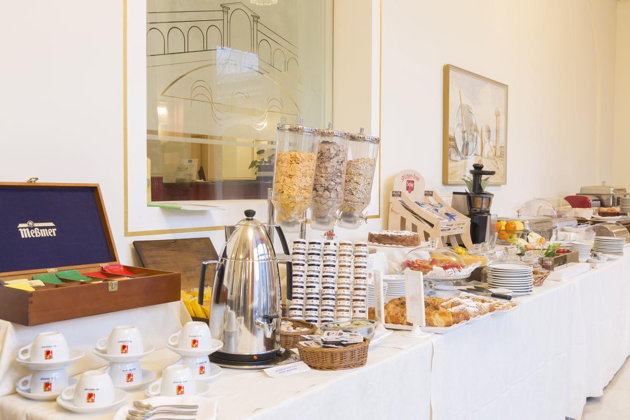 Hotel Ponte Di Rialto Crema Extérieur photo